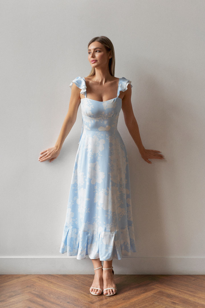 Платье с крылышками и цветочным принтом в голубом оттенке
