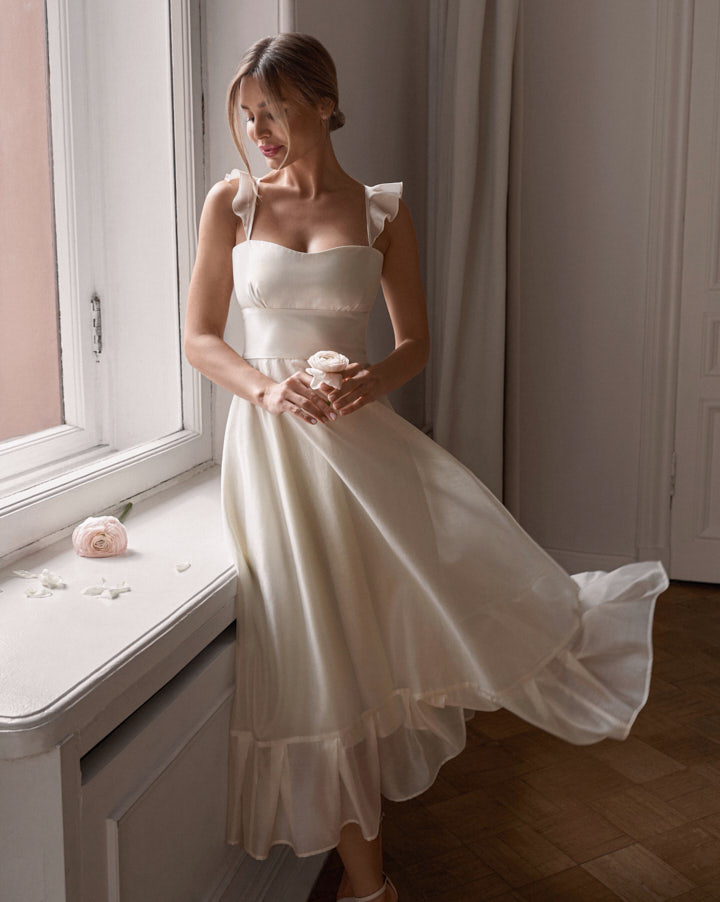 Платье из невесомой вуали с пышной юбкой