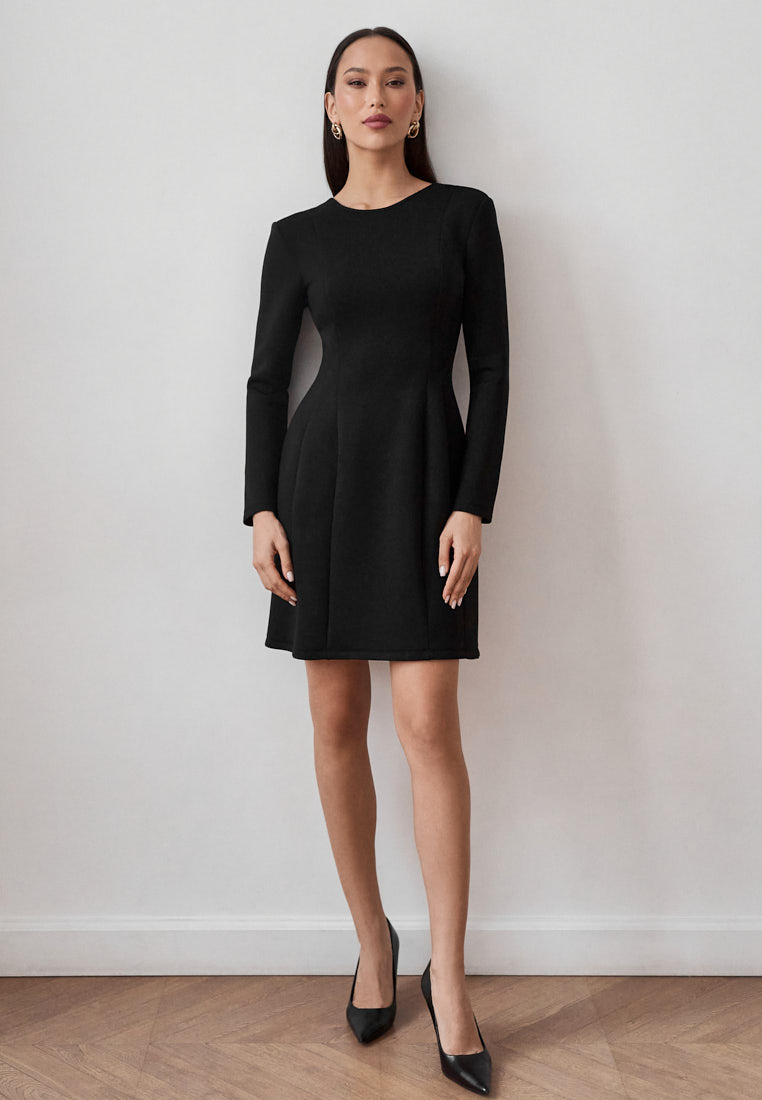 Платье мини с фигурными строчками