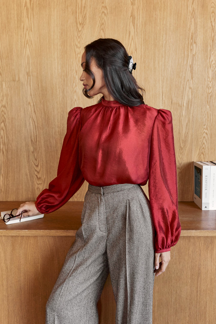 Блуза с пышными рукавами