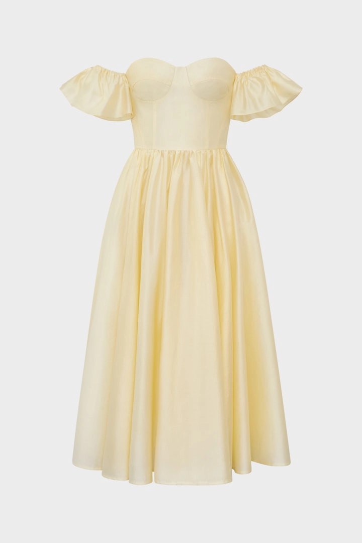 Тренды лета 2025: 10 модных направлений в женской одежде