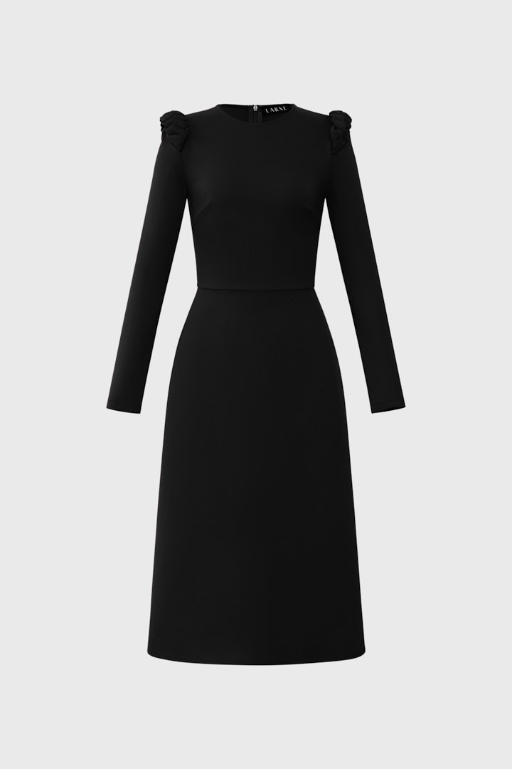 Платье из плотного трикотажа с косами в черном цвете