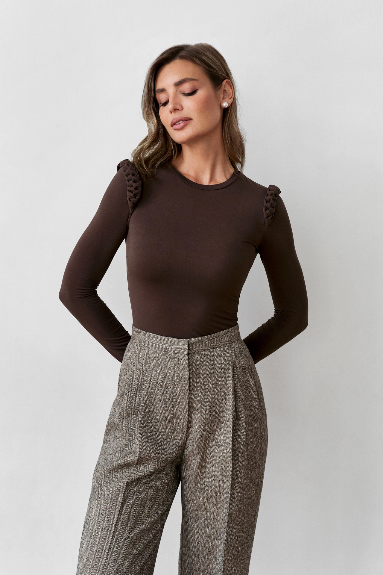 Трикотаж без лишнего: как один джемпер обновляет весь гардероб