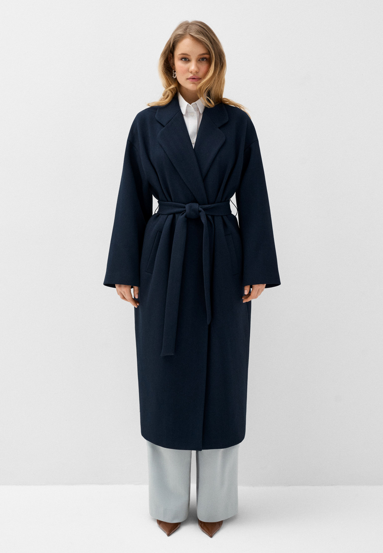 Пальто с лацканами