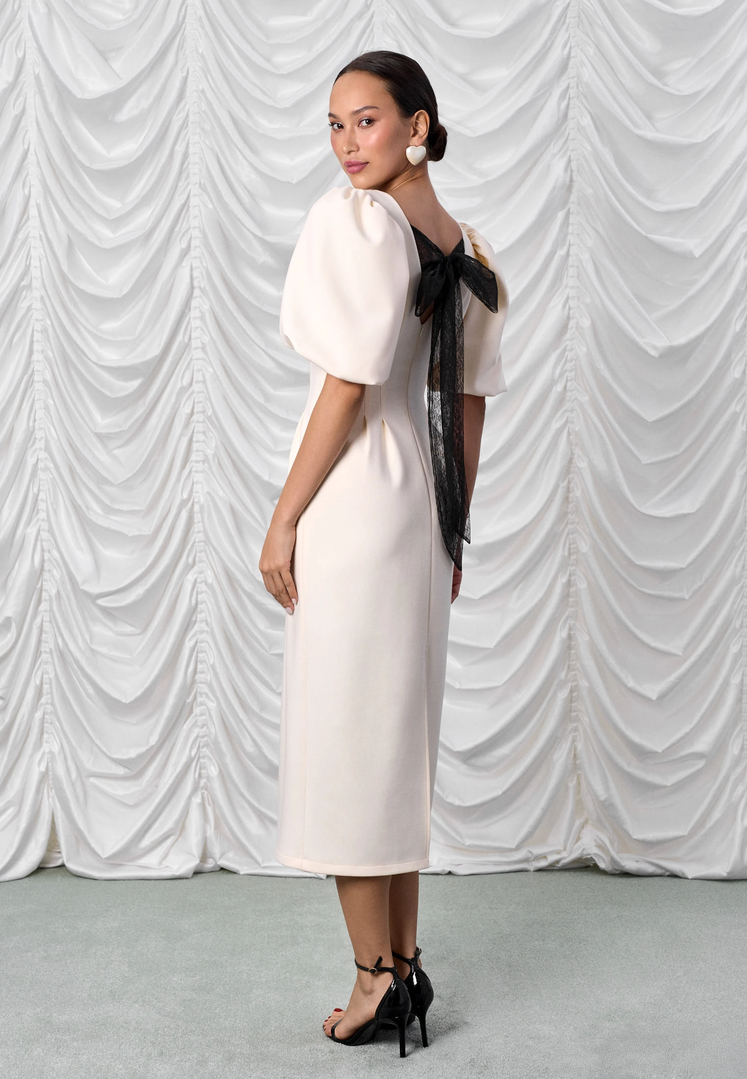 Новогодний образ без блёсток: как быть праздничной в минимализме