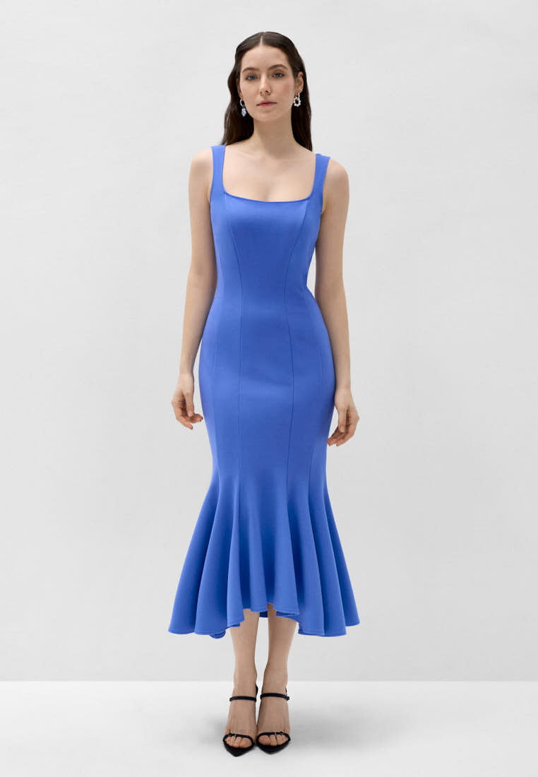 Силуэтное платье из трикотажа