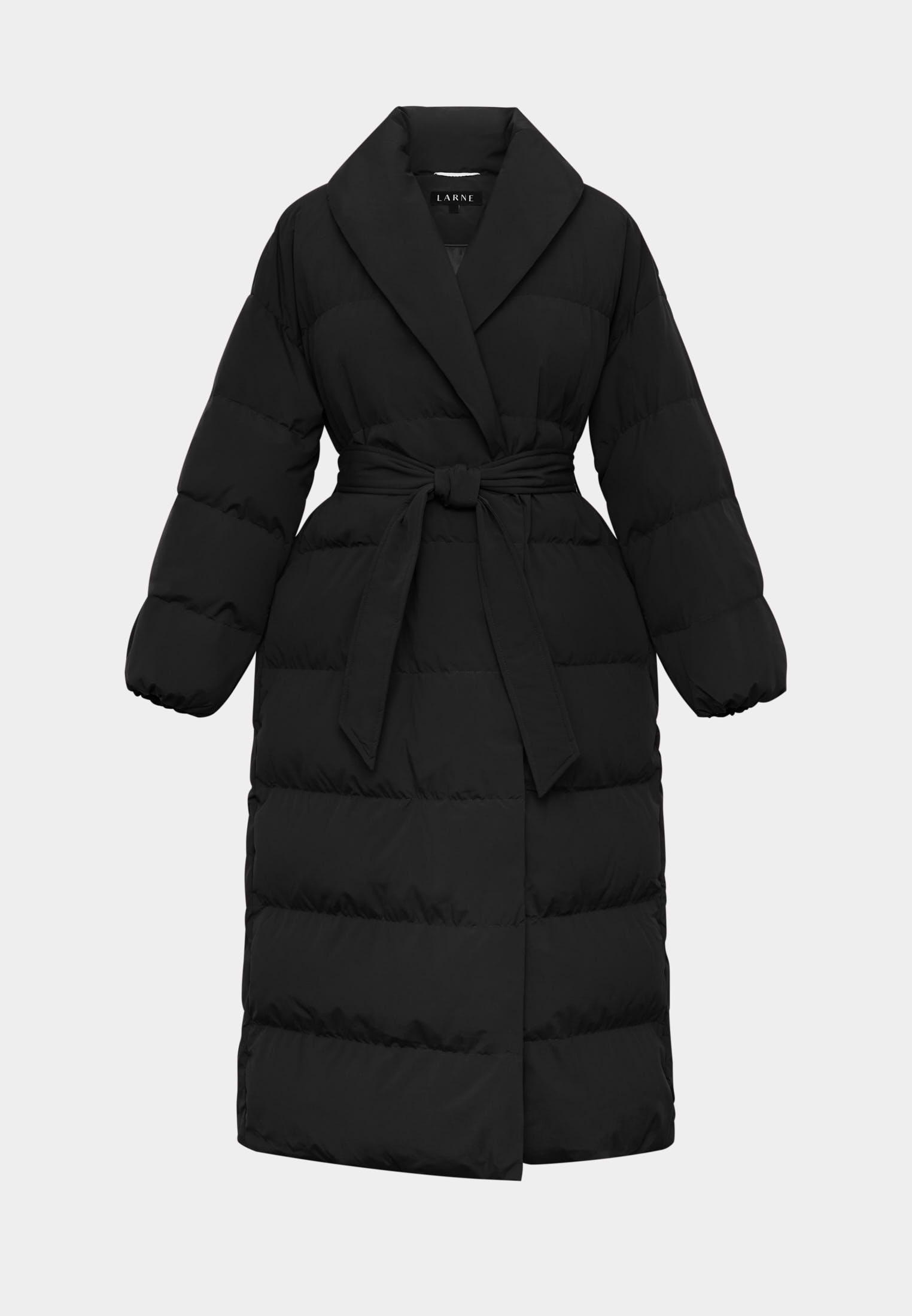 Пуховик в чёрном цвете