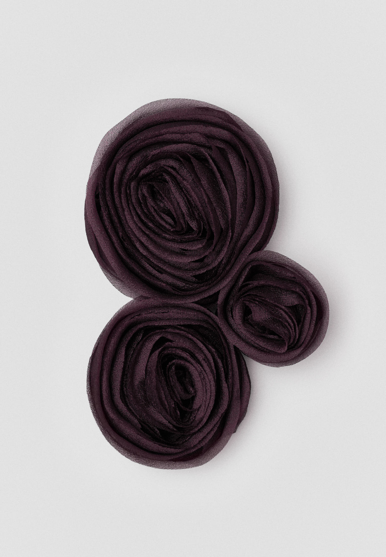 Брошь ручной работы из натуральной органзы