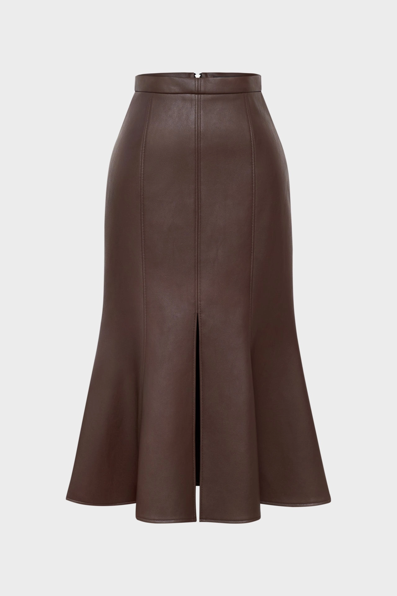 Кожа, которая не страшна: как носить кожаные вещи без перегрузки