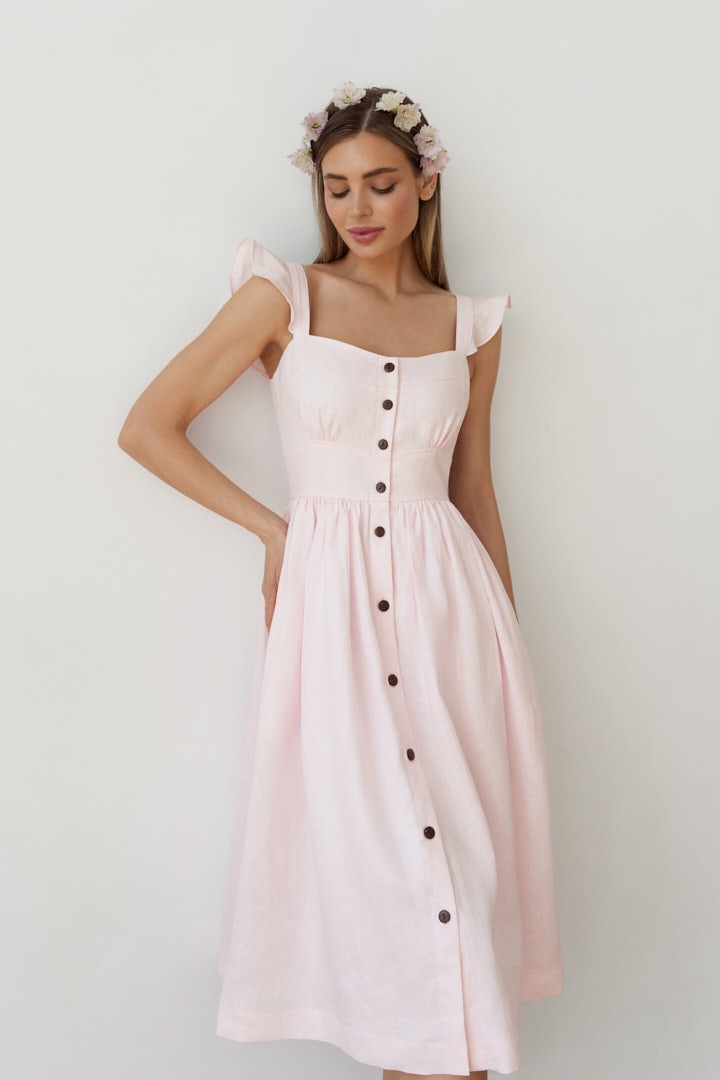 Платье изо льна с крылышками и пышной юбкой в розовом оттенке