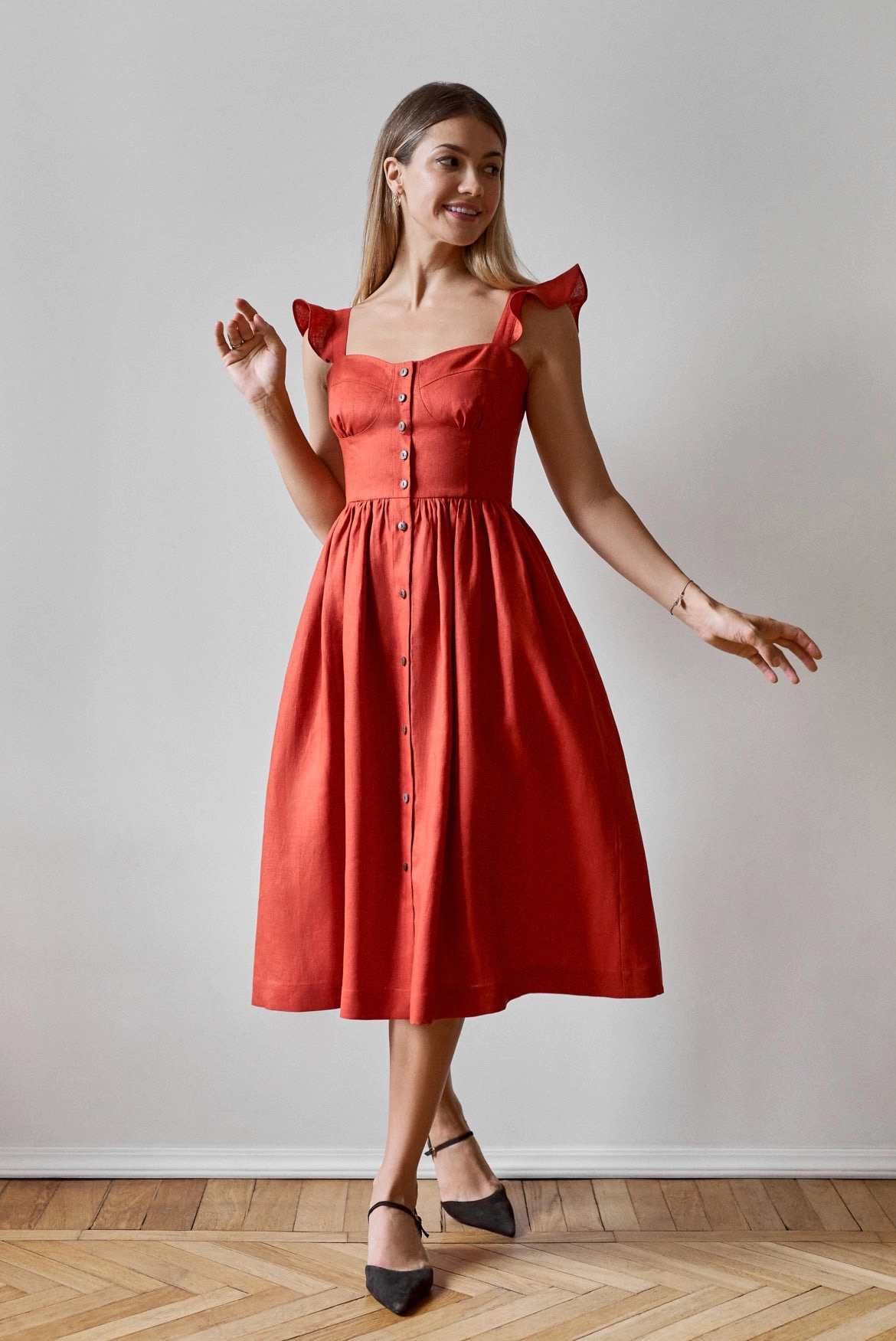 С чем носить сарафан: стильные сочетания на каждый день