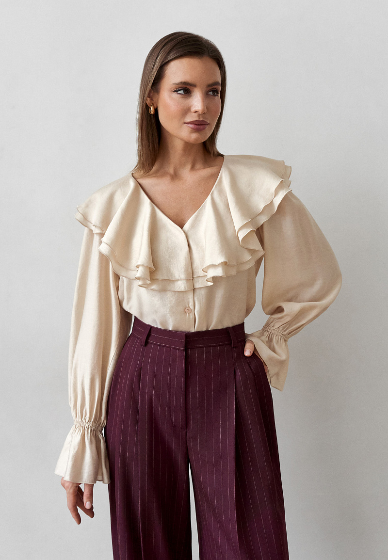 Блуза с воланами