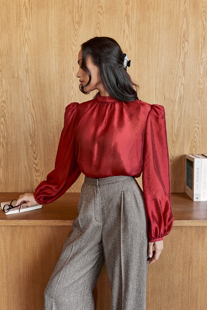 Блуза с пышными рукавами