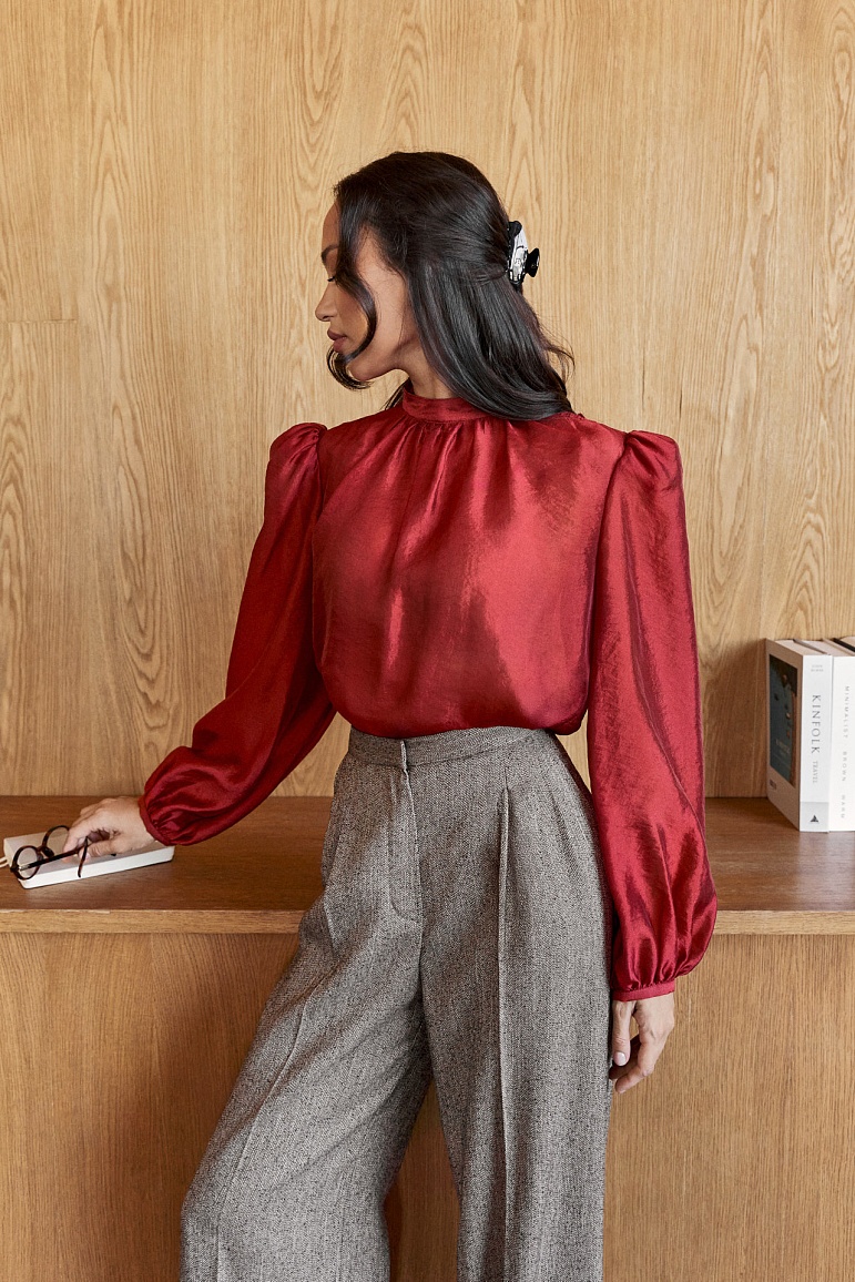 Блуза с пышными рукавами