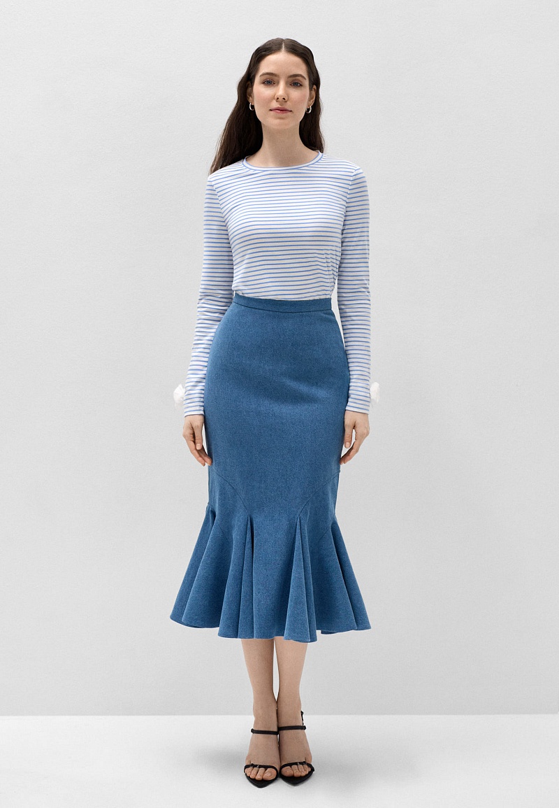 Лонгслив в полоску с цветком на рукаве