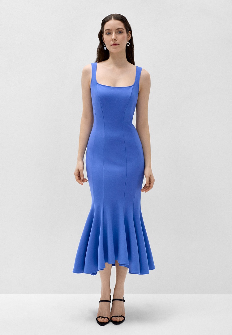 Силуэтное платье из трикотажа