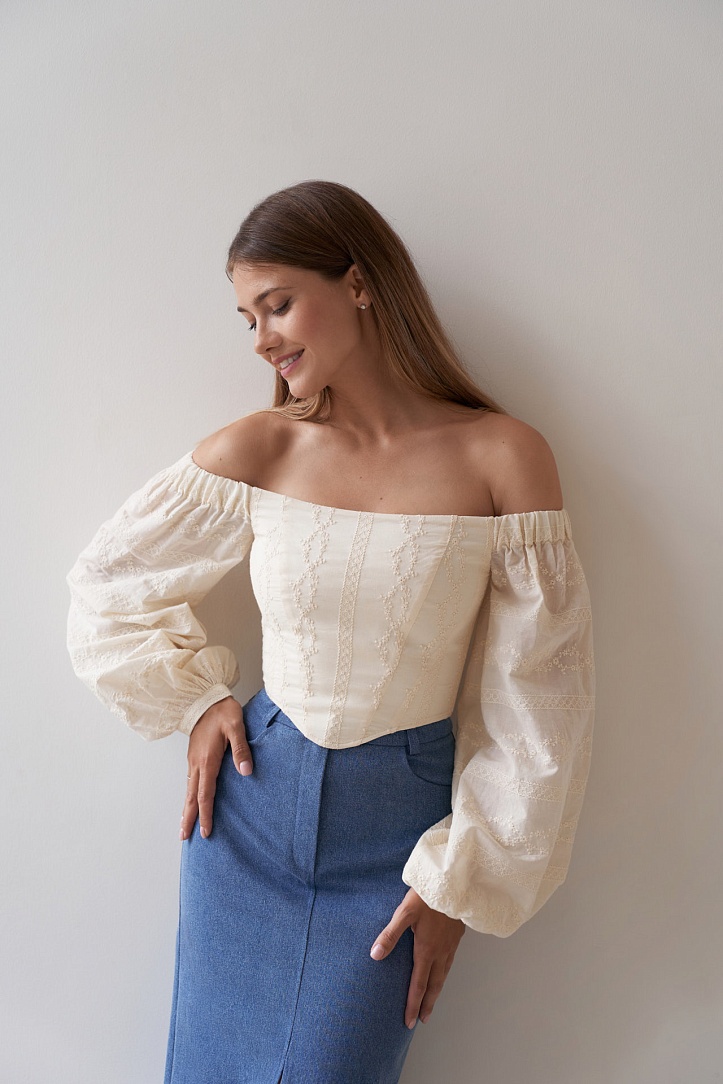 Корсетный топ с длинными рукавами и шитьем