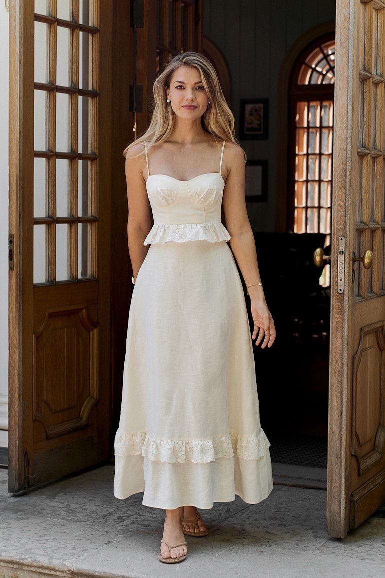 Платье изо льна с кружевом