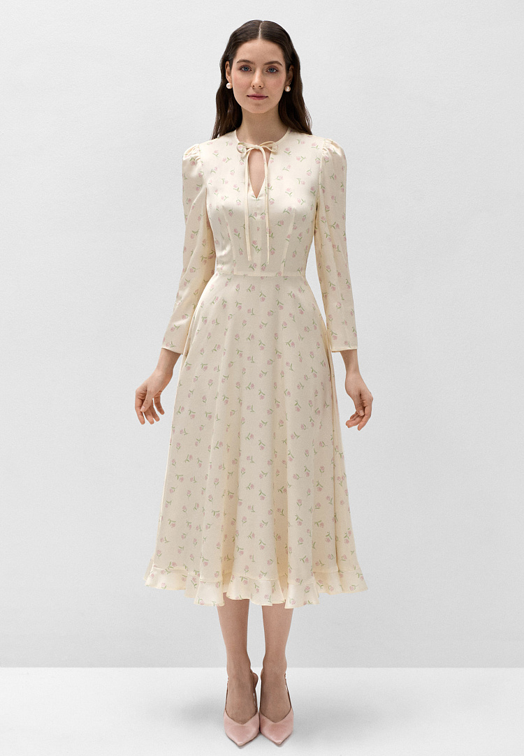 Платье с бантиком и струящейся юбкой