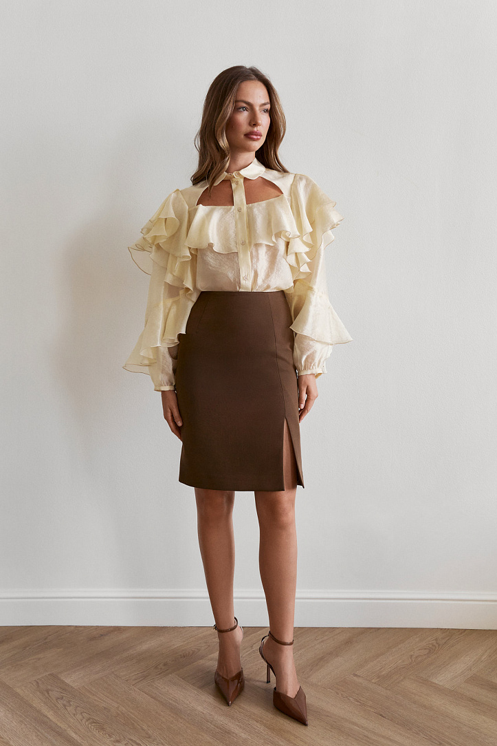 Блуза из органзы с фигурными вырезами